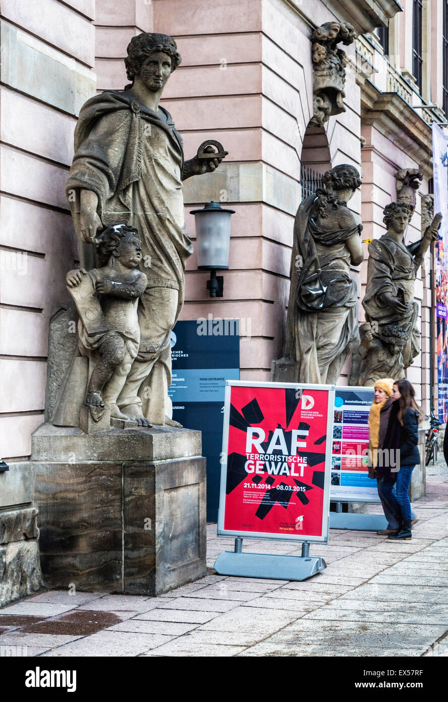 Berlin Deutsche Historisches Museum, Berlin History museum entrance and ...