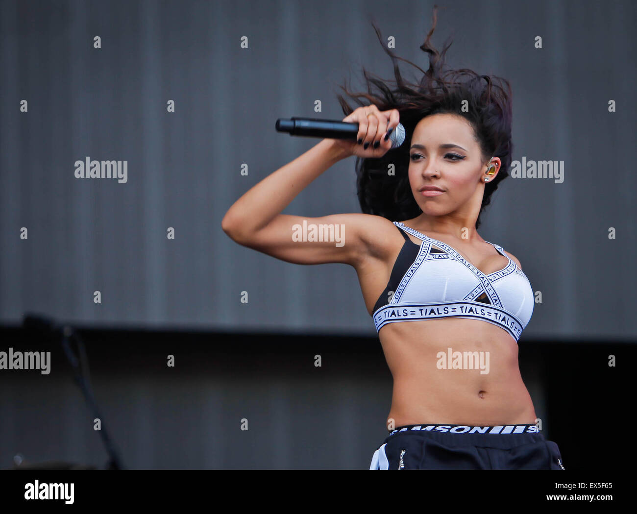 London, UK. Tinashe performing live at the New Look Wireless Festival 2015  , at Finsbury Park, London. 4th July 2015. Ref: LMK318-51485-070715 Justyna  Sanko/Landmark Media Stock Photo - Alamy