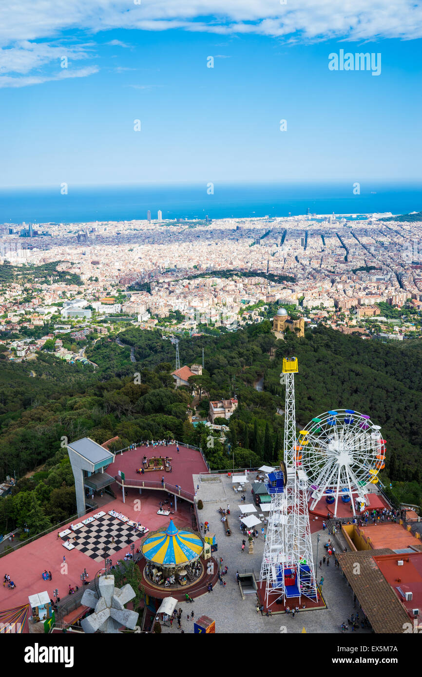 A park overlooking the city of Barcelona Stock Photo - Alamy