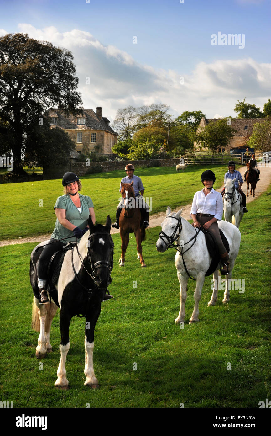 Cotswold hills of gloucestershire manor hires stock photography and