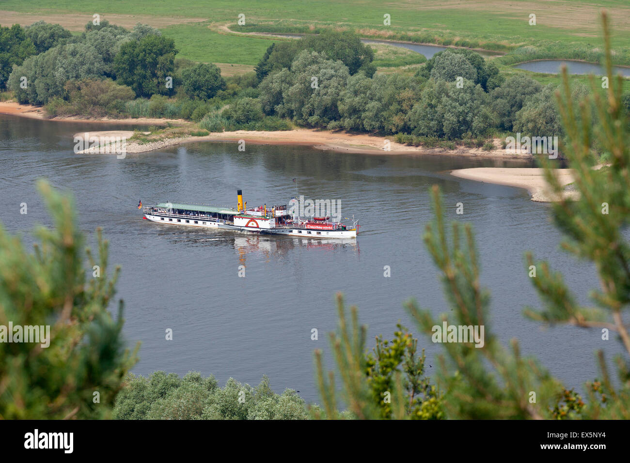 paddlesteamer ´Kaiser Wilhelm´, River Elbe, Kniepenberg, Hitzacker Lower Saxony, Germany Stock Photo
