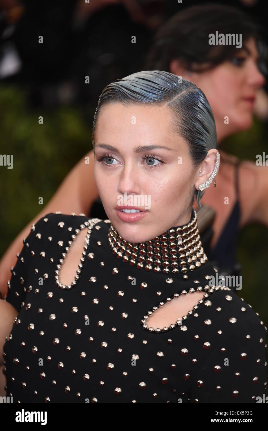 2015 Met Gala - Arrivals Featuring: Miley Cyrus Where: New York City, New  York, United States When: 04 May 2015 C Stock Photo - Alamy