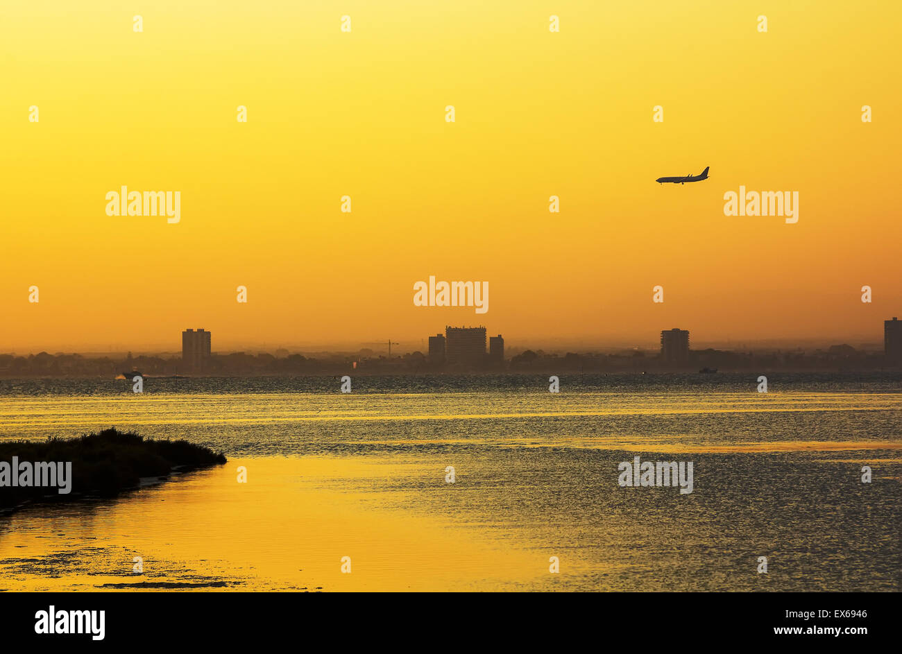 Sea plane on water hi-res stock photography and images - Alamy
