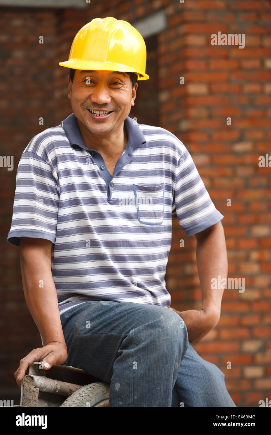 Asia construction worker portrait hi-res stock photography and images ...