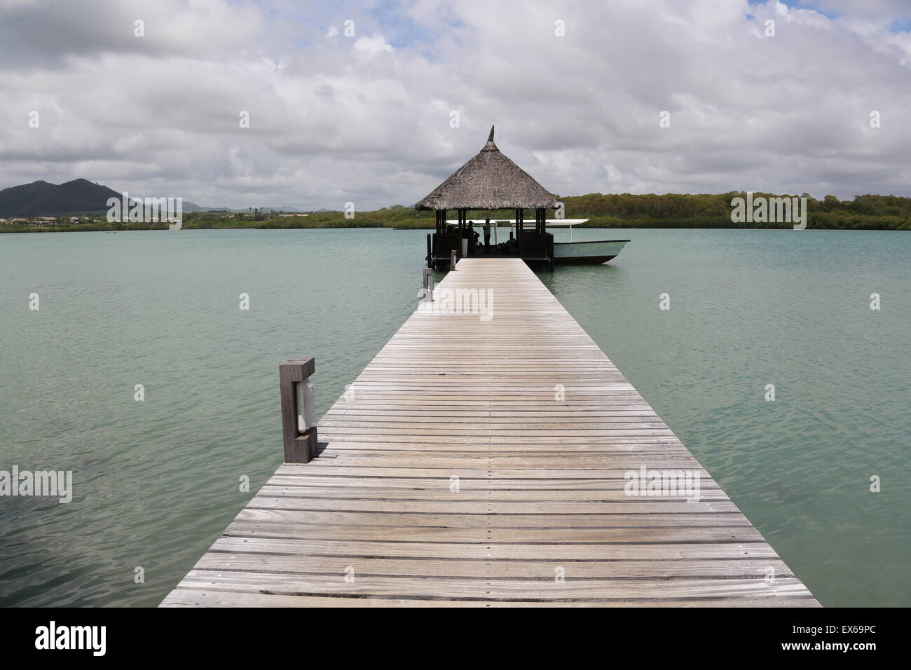Wood cabin vacations hi-res stock photography and images - Alamy