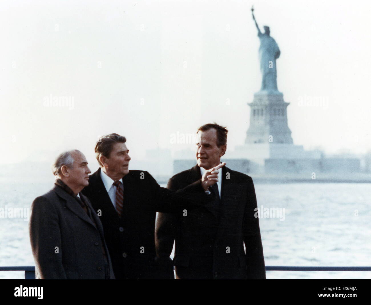 US President Ronald Reagan with Vice-President George Bush and Russian leader Mikhail Gorbachev, New York 1985 Stock Photo