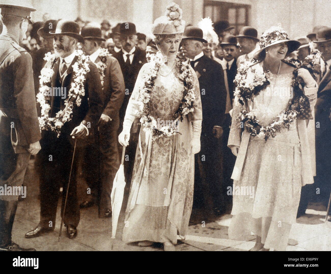 Queen Mary of Great Britain with Queen Marie of Romania 1924 Stock