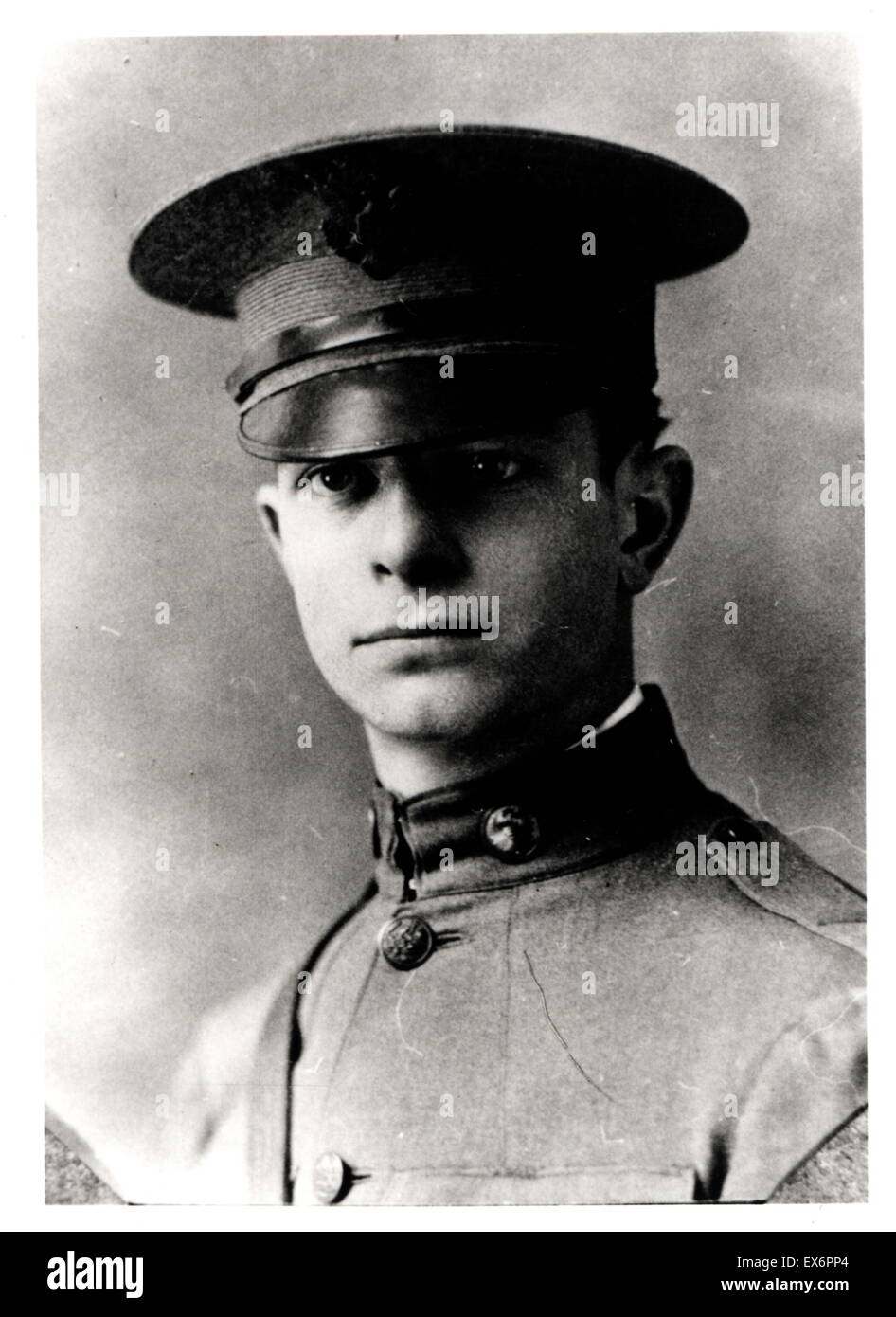 Linus Pauling wearing a military uniform in 1918. Linus Pauling (1901-1994) American chemist. won the 1954 and 1962 Nobel Prize in Chemistry Stock Photo