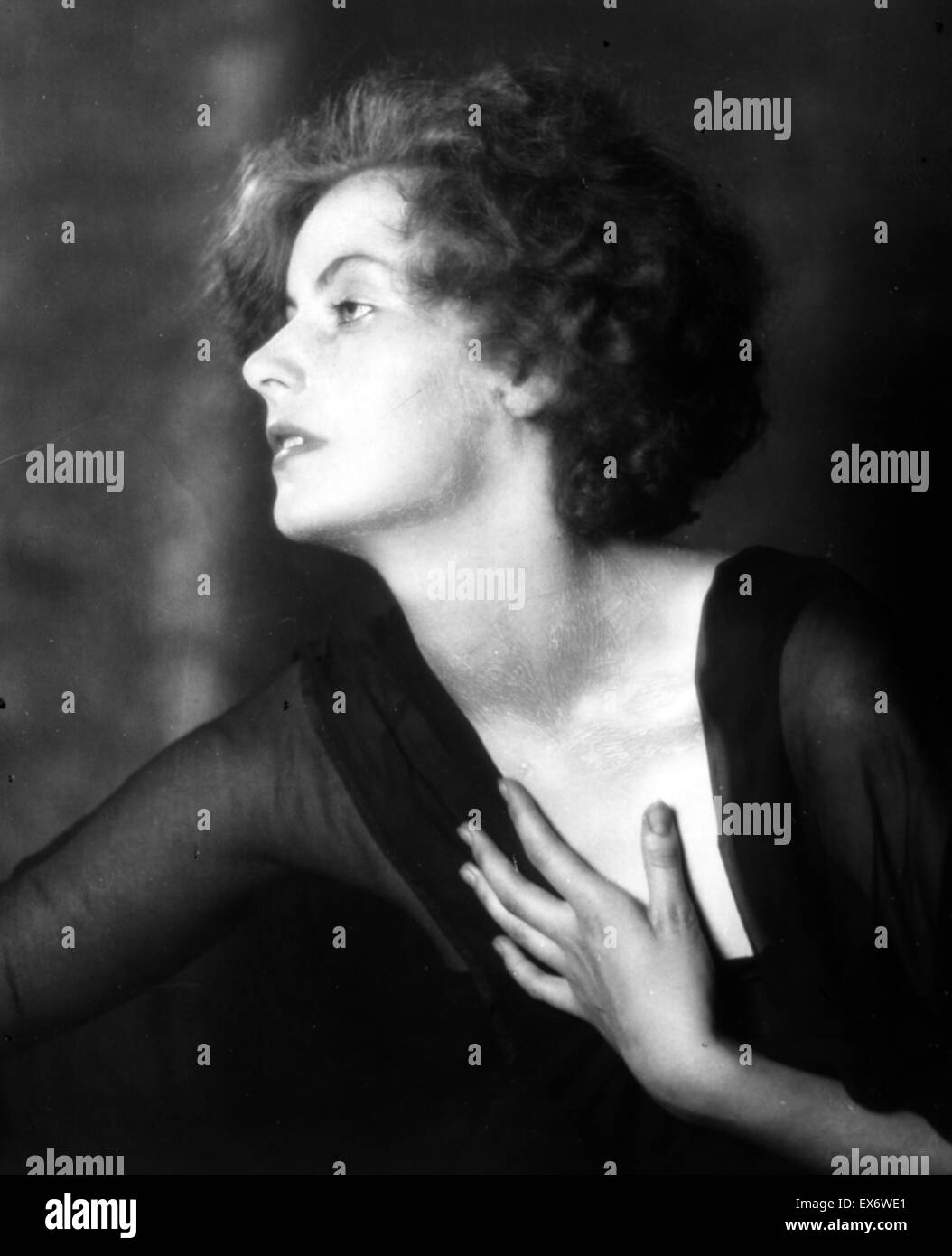 Portrait photograph of Greta Garbo (1905-1990) Swedish film actress and an international star and icon during Hollywood's silent and classic periods. Photographed by Arnold Genthe (1869-1942) German-born, American photographer. Dated 1925 Stock Photo