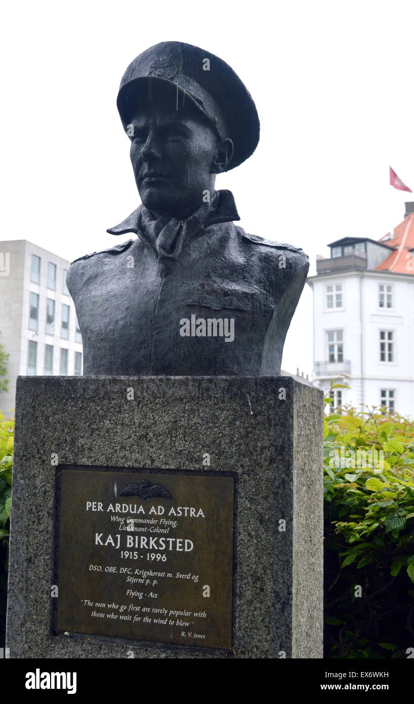 monument in Copenhagen to Kaj Birksted (2 March 1915 – 21 January 1996) was a Danish flying ace during World War II where he served in the RAF, with final rank of Wing Commander and Lieutenant Colonel in the Royal Norwegian Air Force Stock Photo