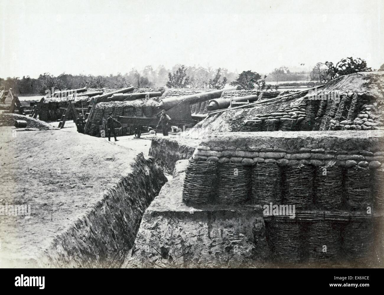 Union army battery at Yorktown 1862. The Battle of Yorktown or Siege of