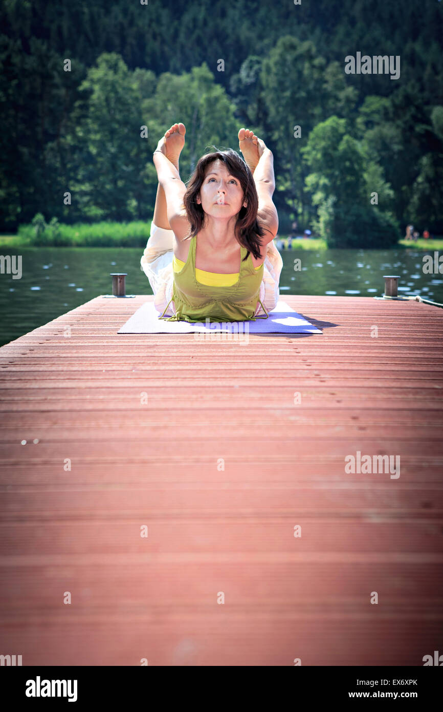Outdoor yoga woman hi-res stock photography and images - Alamy