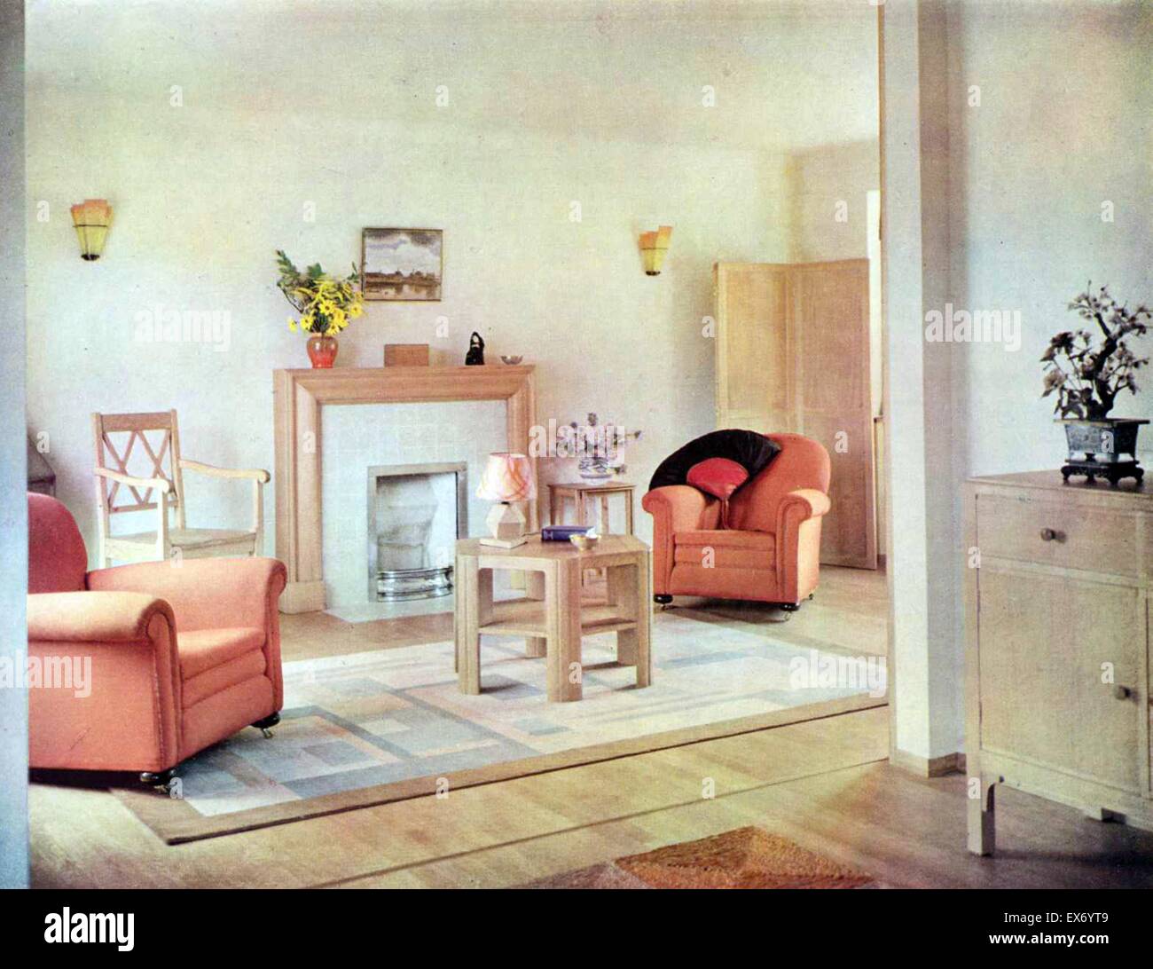 Interior of a well designed 1930's British home Stock Photo - Alamy