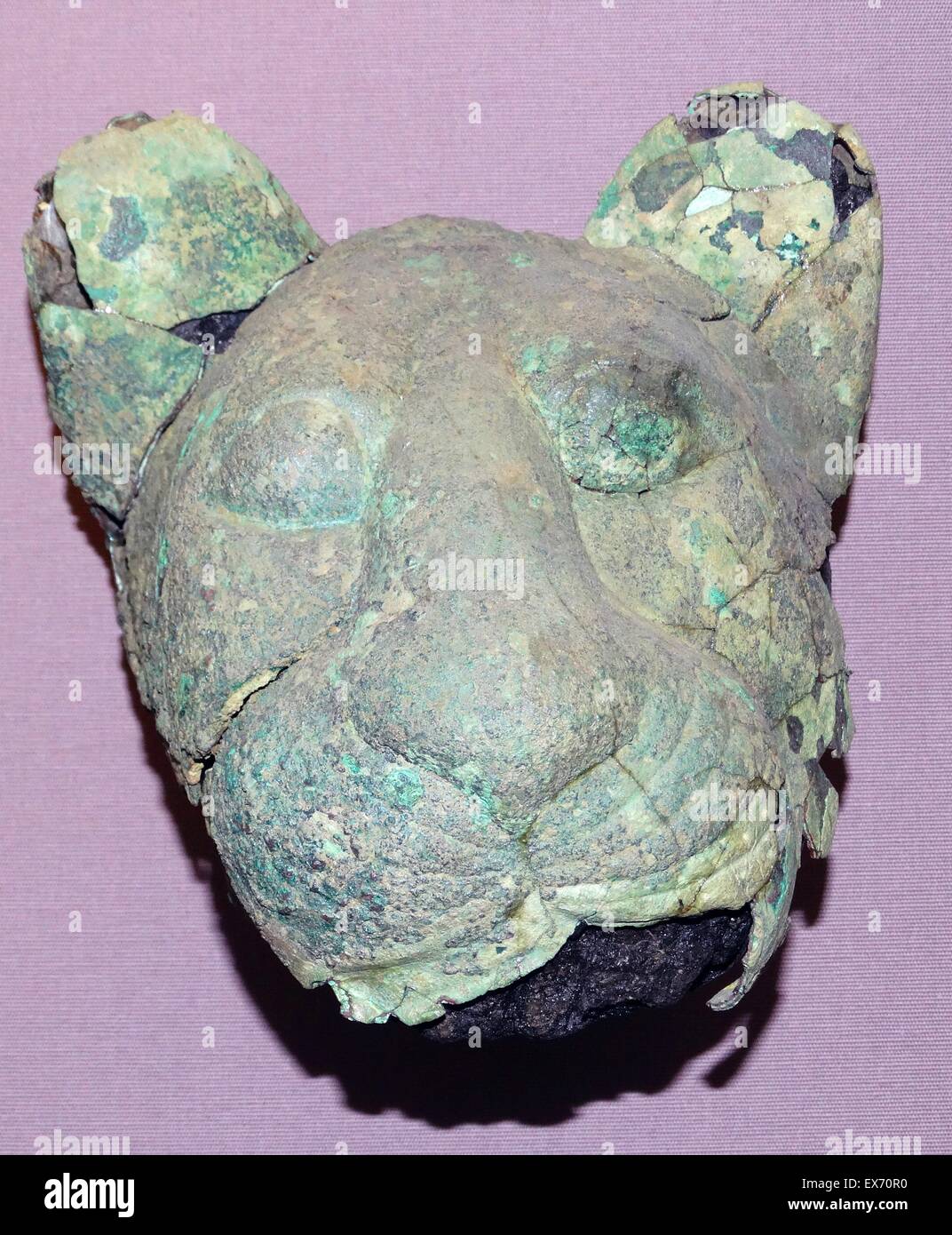 Copper alloy heads of two lions or cubs. Babylonian models of lions, may have acted as guardian figures at the entrance to the temple.2nd millennia BC Stock Photo