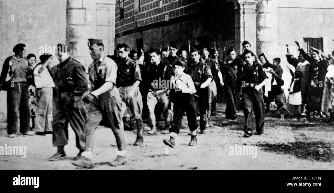 Falange militia leaves for Arlanzon area near Burgos, Spain, during the Spanish Civil War. Stock Photo