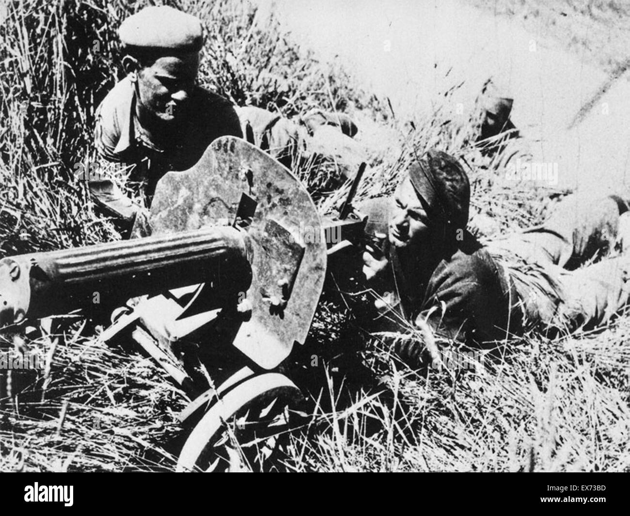 International brigade soldiers with a Soviet Russian machine gun, during the Spanish Civil War Stock Photo