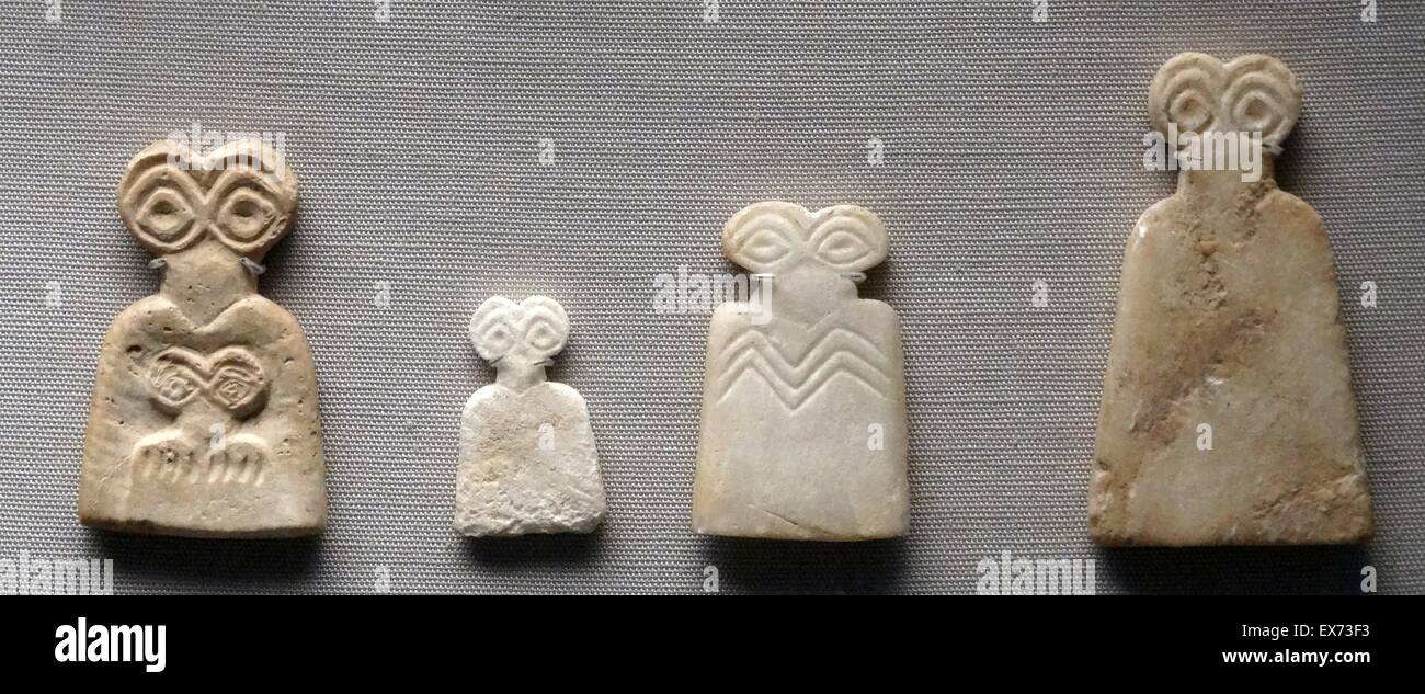 Sumerian stone head and eye figurines made of glazed faience and clay. From the Eye Temple, Tell Brak, Syria; during the Late Uruk period, 3300-3000 BC Stock Photo