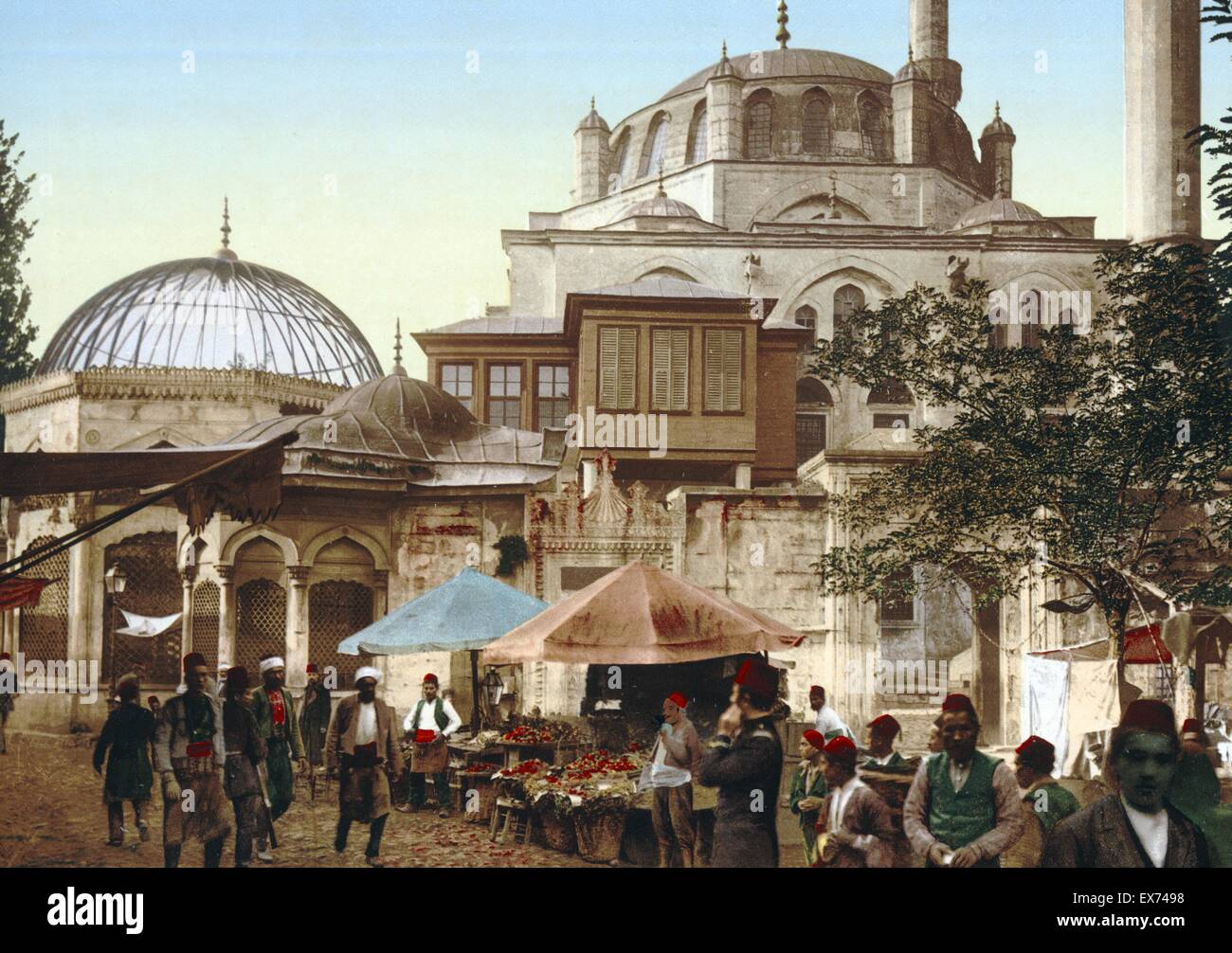 Mosque and street, Scutari, Constantinople, Turkey 1895 Stock Photo