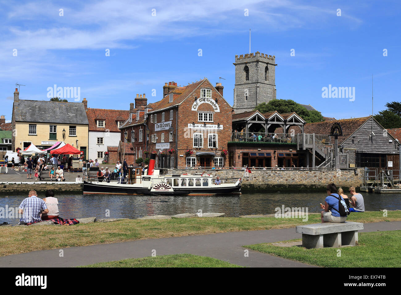 River Frome and The Old Granary Pub in Wareham, Dorset, England Stock