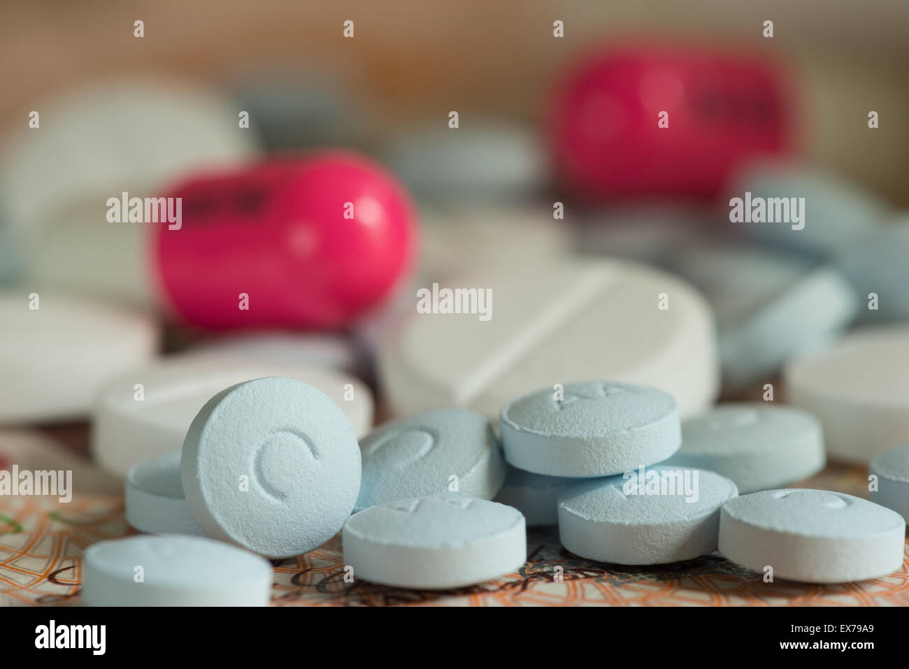 Mixture pills aspirin Ibuprofen painkiller over the counter without a