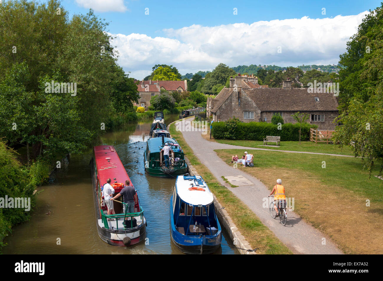 Kennet and avon canal towpath hi-res stock photography and images - Alamy