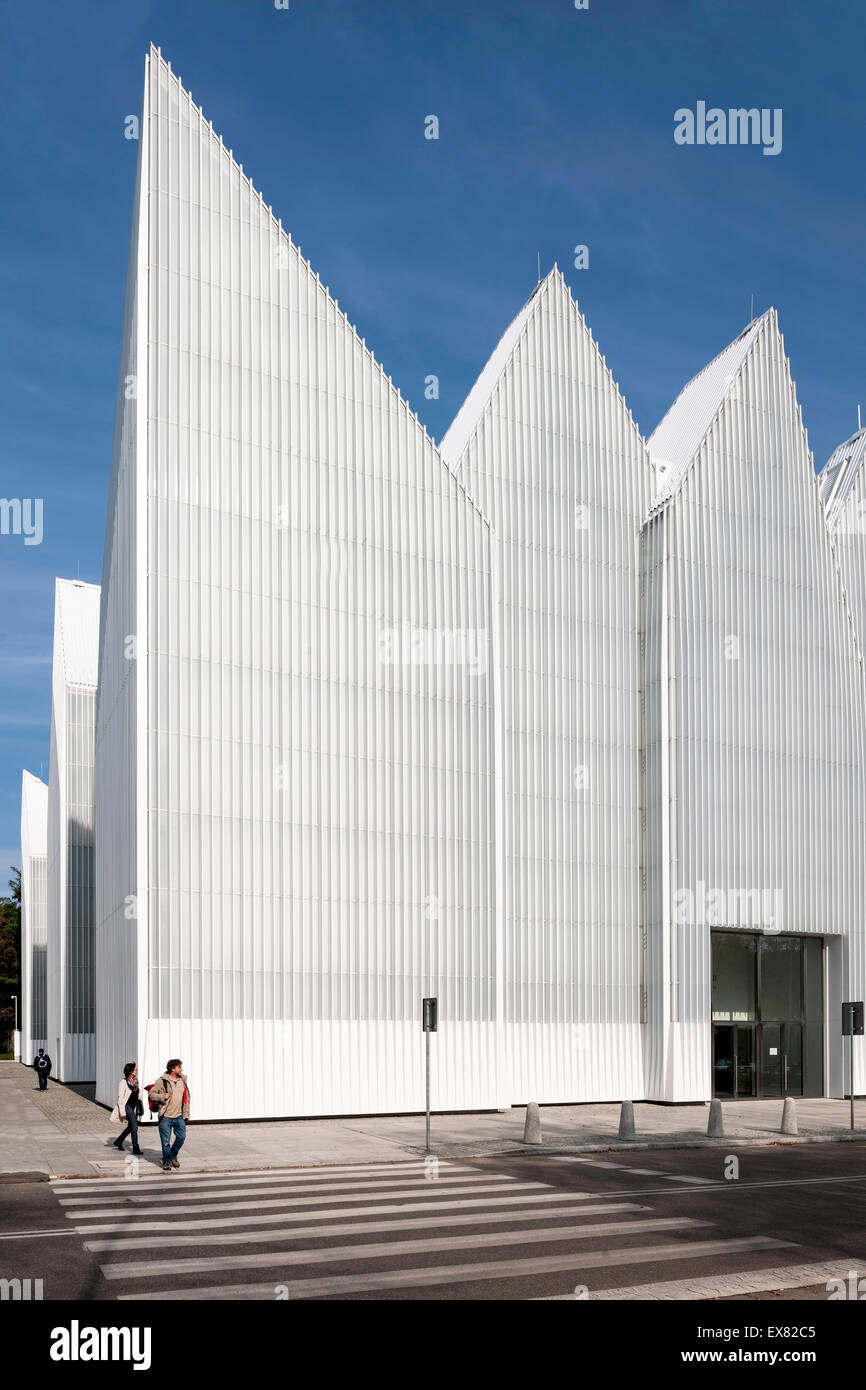 Corner view of facade with zigzag roof profile. Szczecin Philharmonic Hall, Szczecin, Poland. Architect: Estudio Barozzi Veiga, Stock Photo