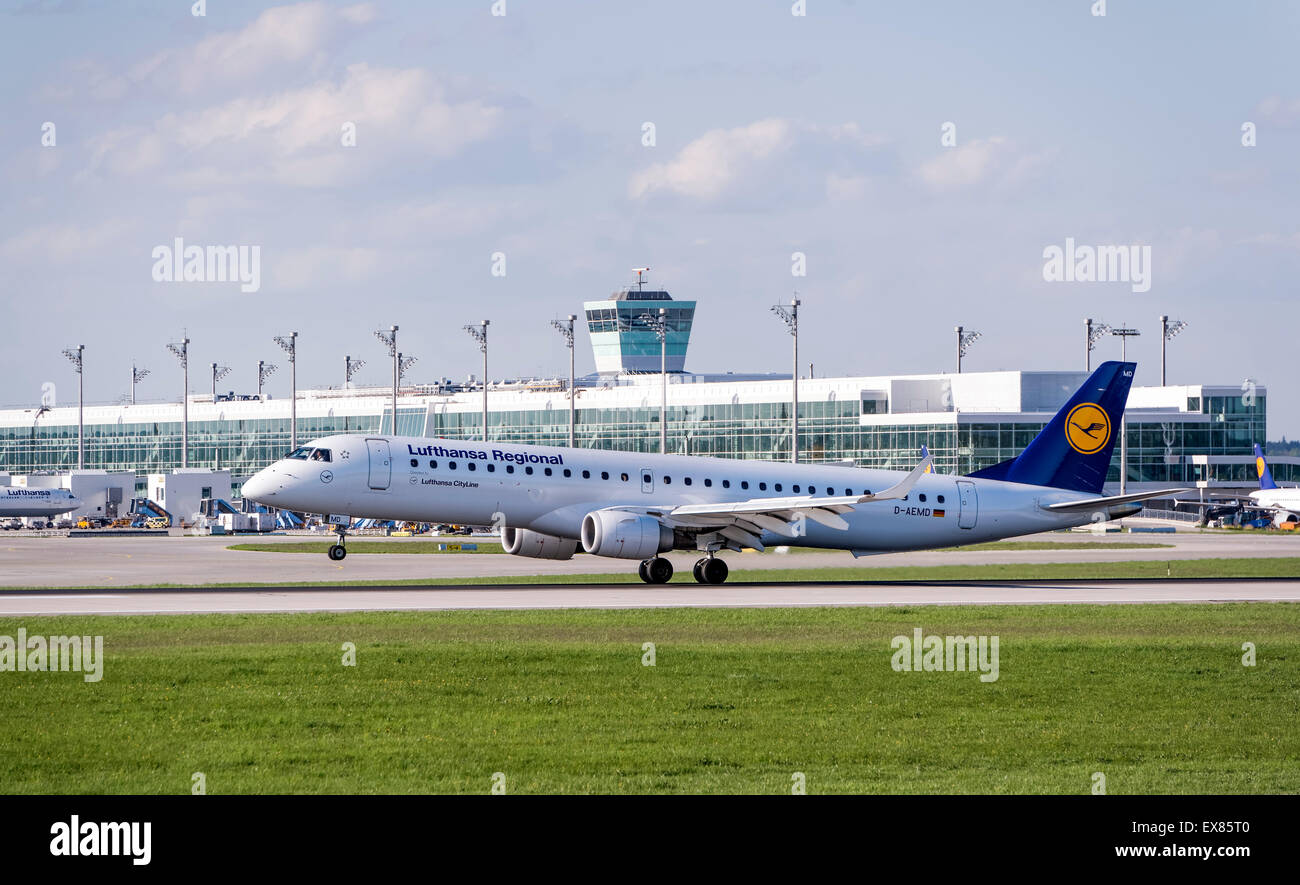 Lufthansa jet, Embraer ERJ-195-200LR, registration number D-AEMD, landing at Munich Airport, Munich, Upper Bavaria, Bavaria Stock Photo