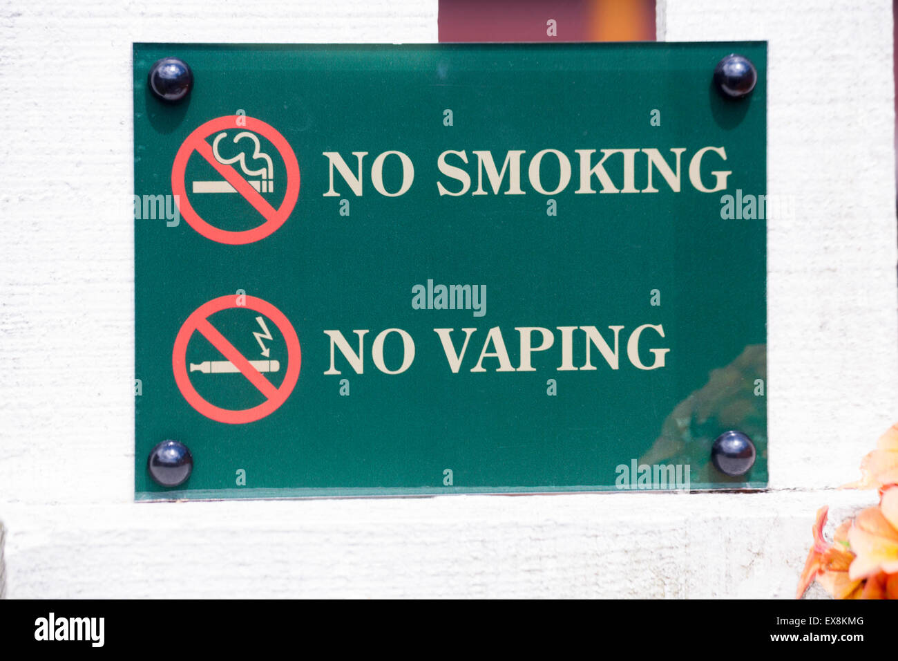 No Smoking No Vaping sign on wall in UK Stock Photo