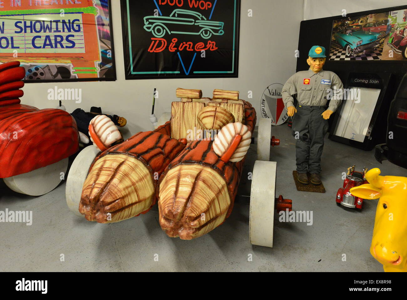 Flintstones car hi-res stock photography and images - Alamy