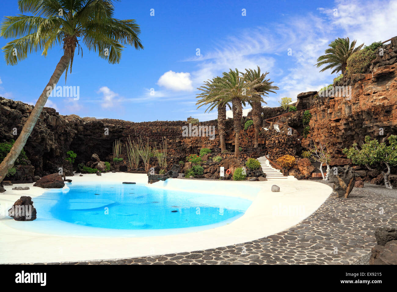 Paradise resort hi-res stock photography and images - Alamy