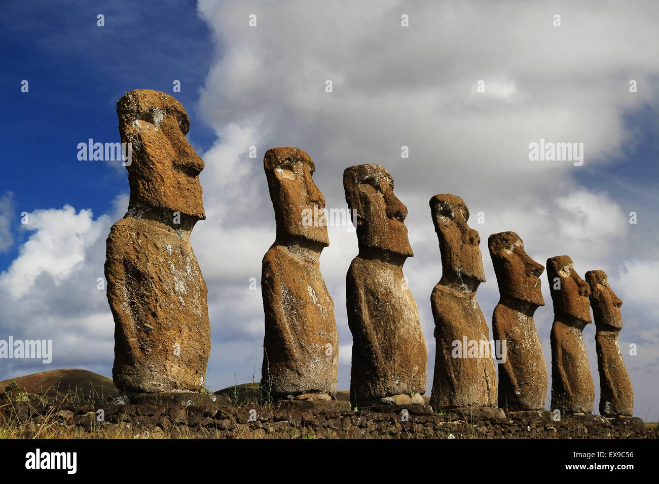 7 moai hi-res stock photography and images - Alamy