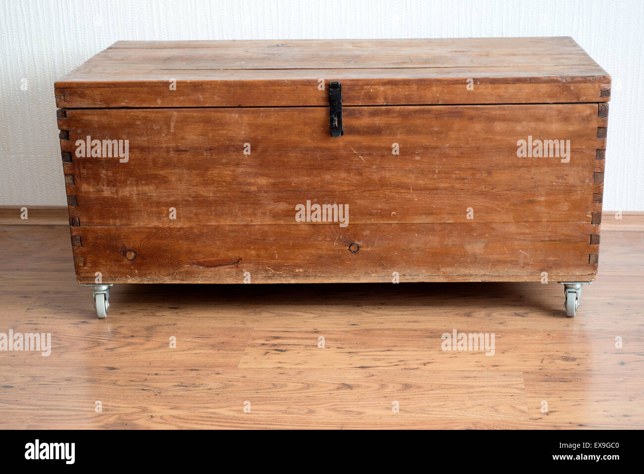 Wooden chest of hi-res stock photography and images - Alamy
