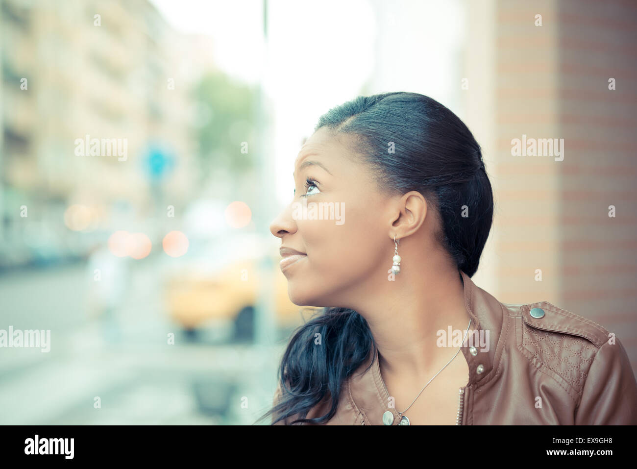 beautiful african young woman in the city Stock Photo - Alamy