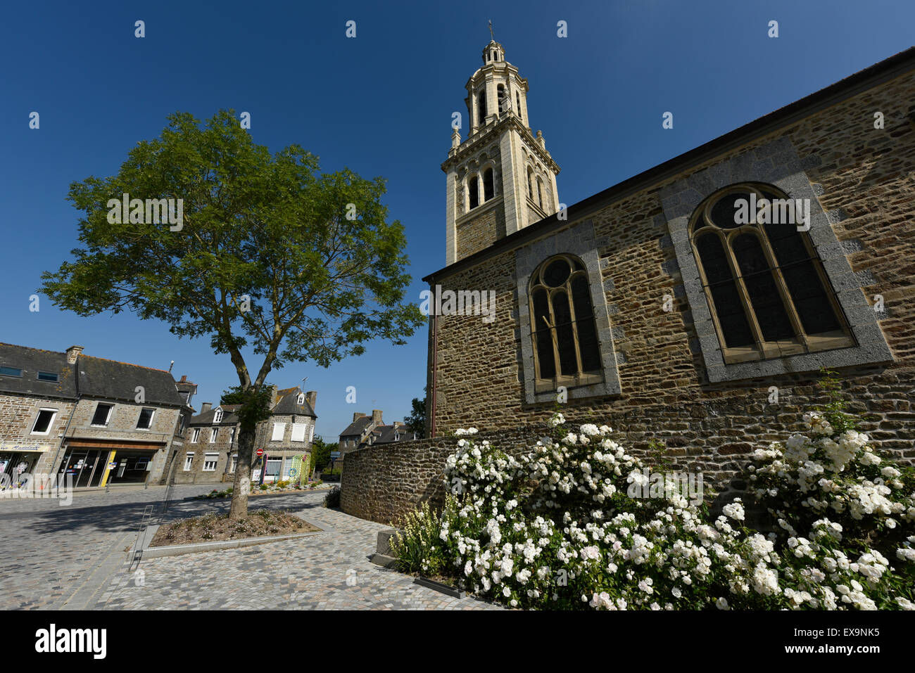 Eglise Saint-Pierre, Quessoy, Côtes-d'Armor, Brittany, France Stock Photo