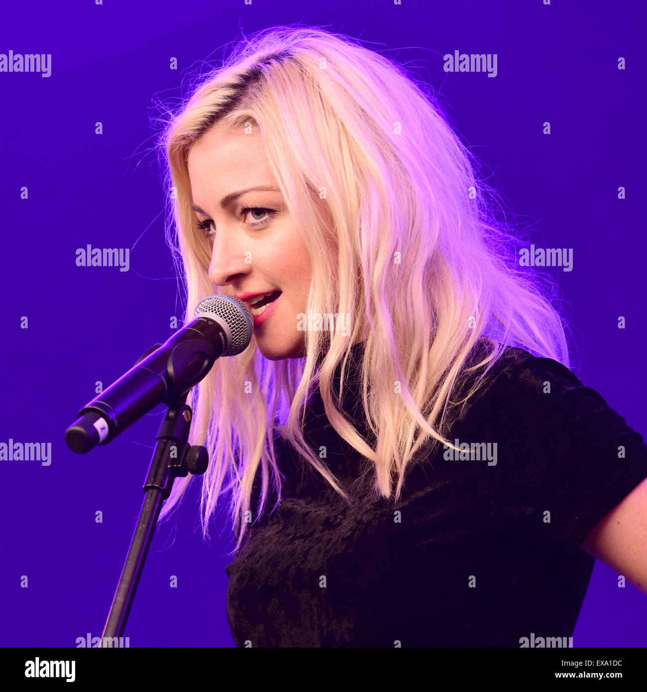 Australian singer-songwriter Kate Miller-Heidke performs at the Apple ...