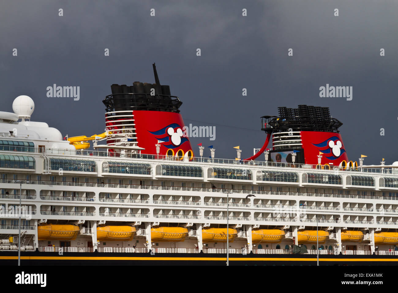 Disney magic cruise funnel hi-res stock photography and images - Alamy