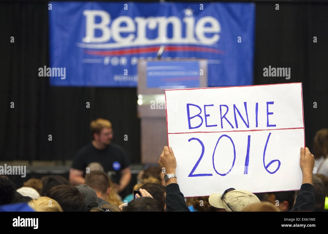 Bernie sanders rally signs hi-res stock photography and images - Alamy