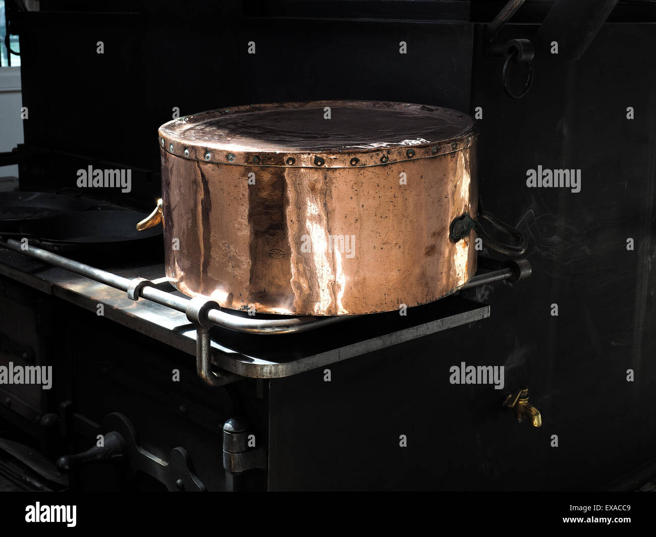 Large copper cooking pot Stock Photo Alamy