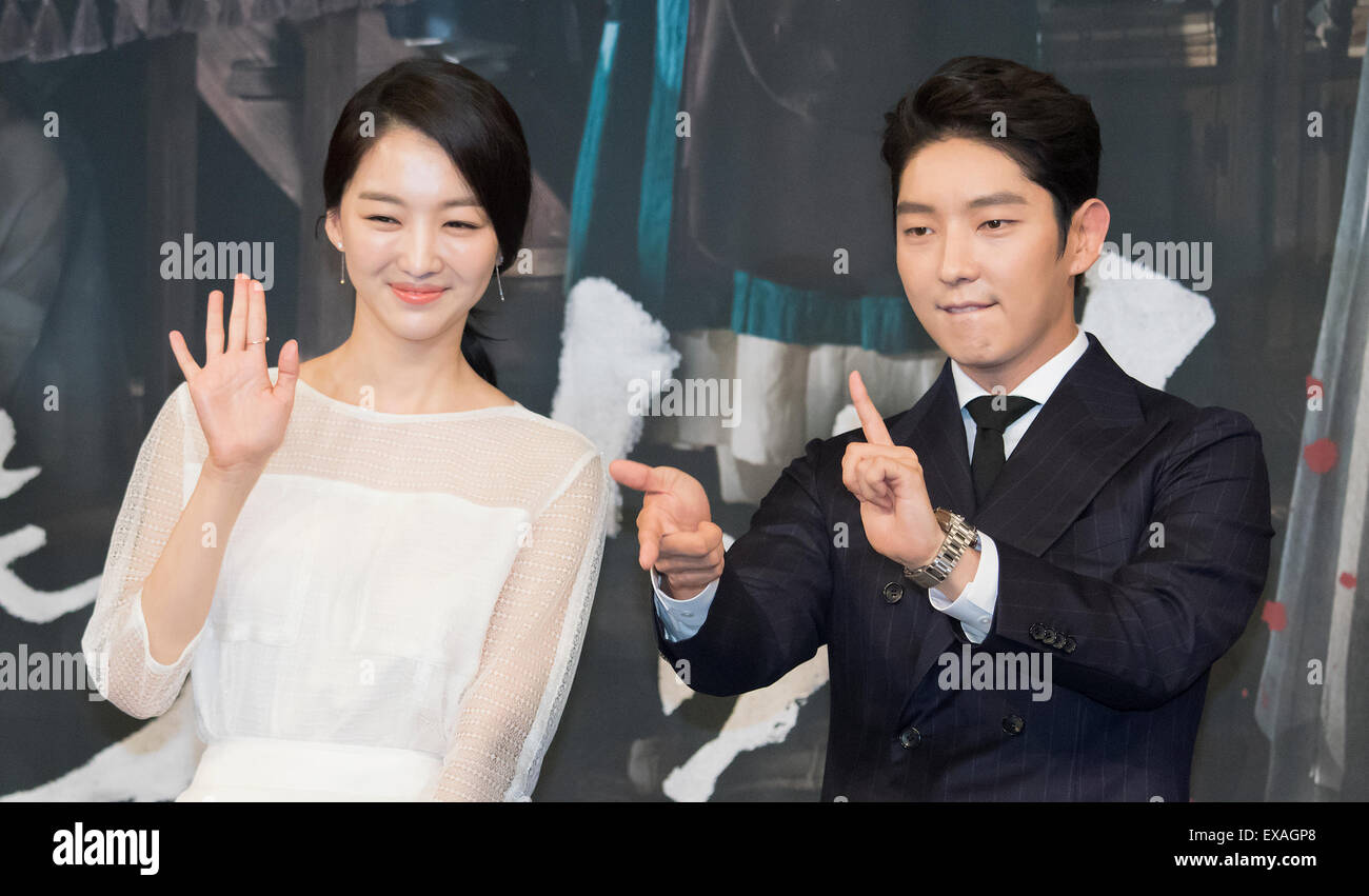 Jang Hee-Jin and Lee Joon-Gi, Jul 07, 2015 : South Korean actor Lee Joon-gi  (R) and actress Jang Hee-jin attend a press presentation of South Korean  drama, 'Scholar Who Walks the Night'