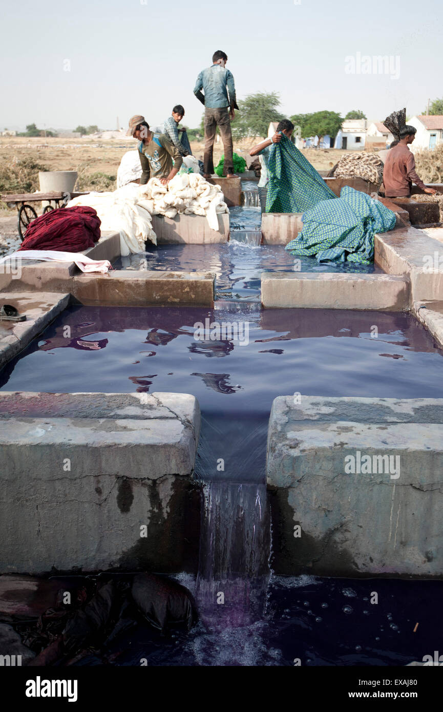 Cotton cloth hi-res stock photography and images - Alamy