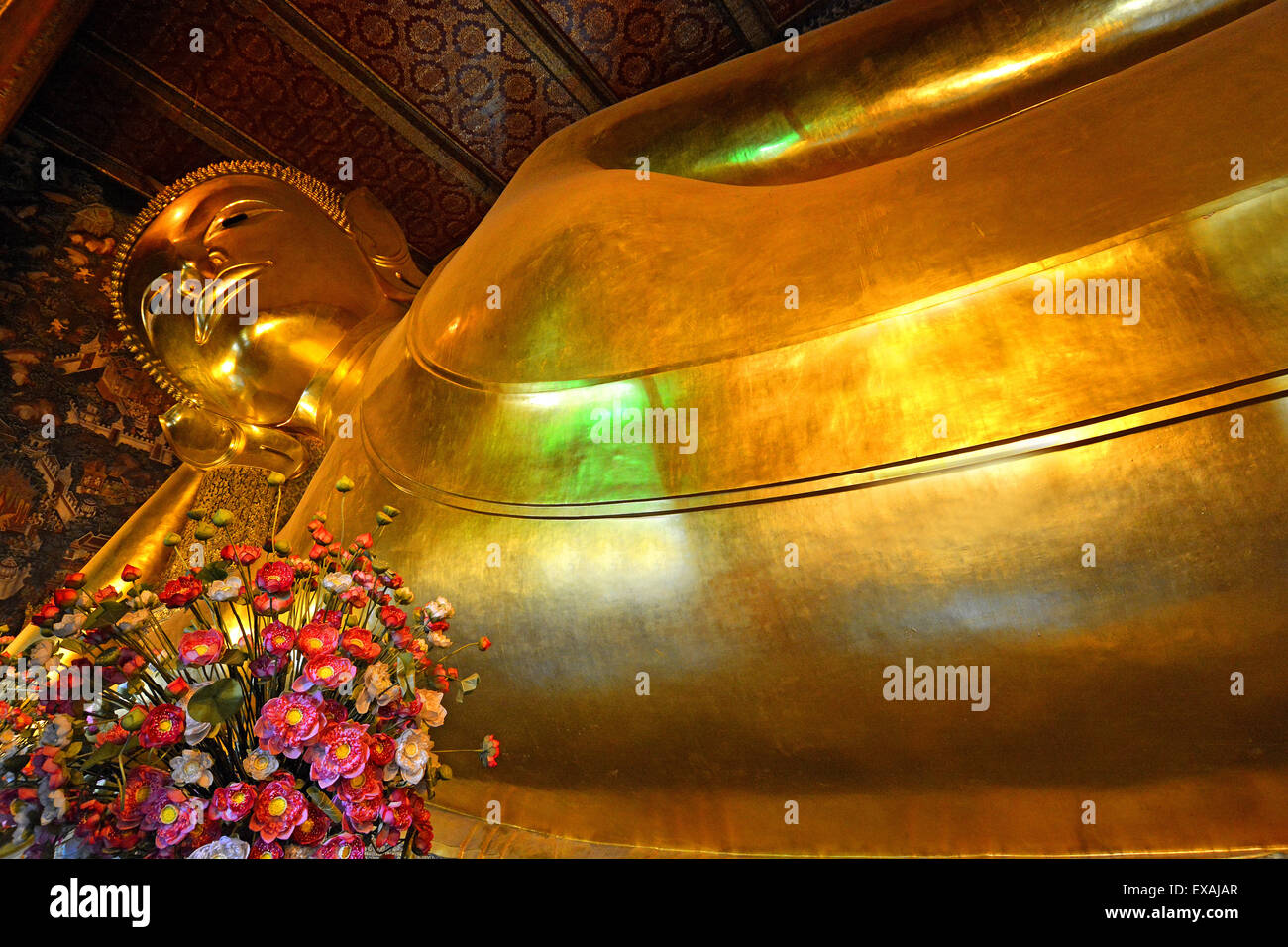 Reclining Buddha in Wat Pho (Wat Po) (Wat Phra Chetuphon), Bangkok, Thailand, Southeast Asia, Asia Stock Photo