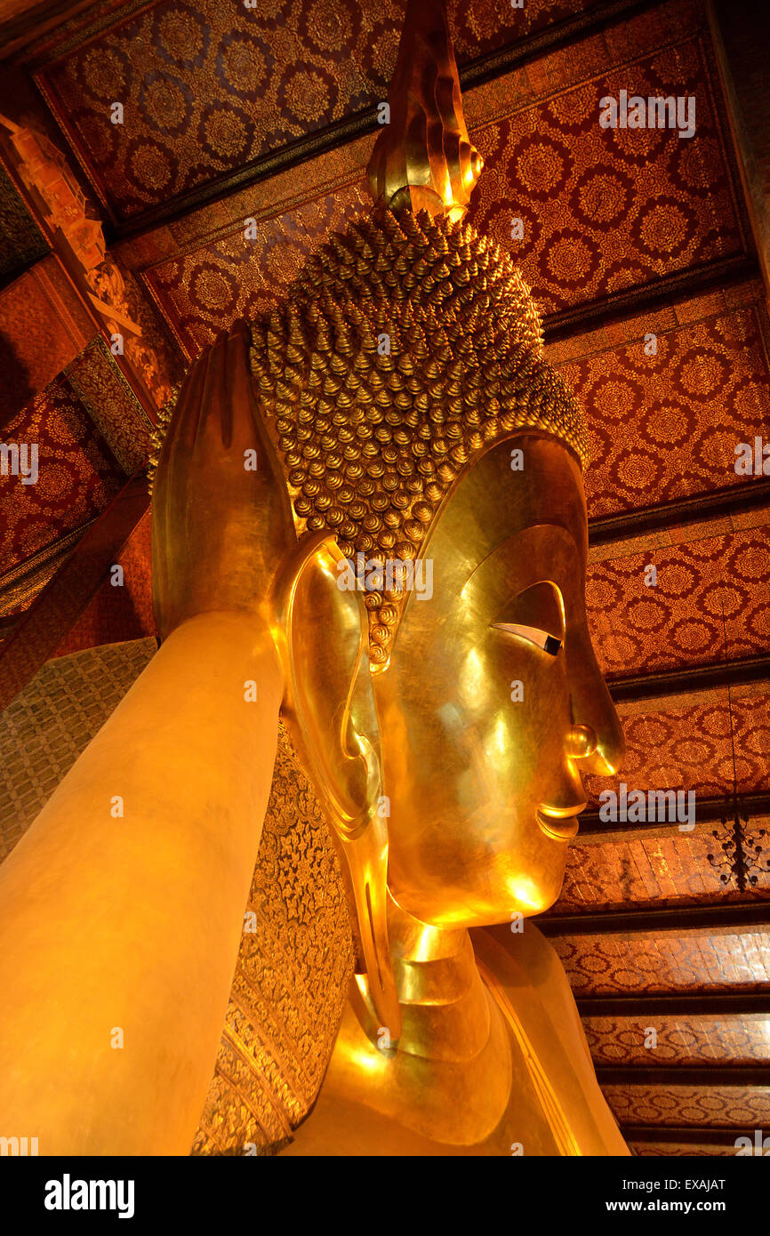 Detail of Reclining Buddha in Wat Pho (Wat Po) (Wat Phra Chetuphon), Bangkok, Thailand, Southeast Asia, Asia Stock Photo