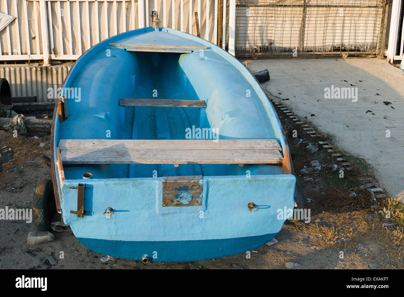 Old wooden dinghy rowing boat hires stock photography and images Alamy