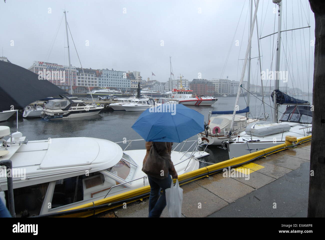 Looking across the Vagen in Bergen, Norway in the rain Stock Photo Alamy
