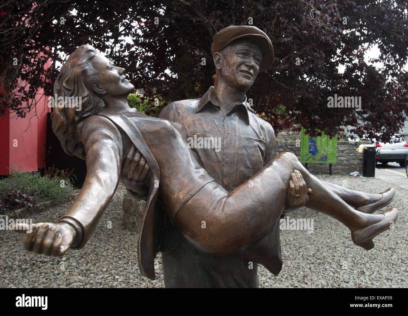 John Wayne with Maureen O'Hara statue in Cong Co. Mayo Stock Photo Alamy