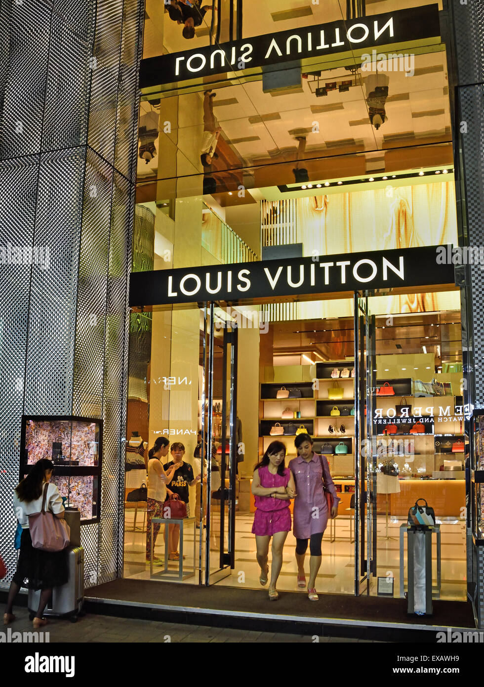 1,322 Louis Vuitton Hong Kong Stock Photos, High-Res Pictures, and