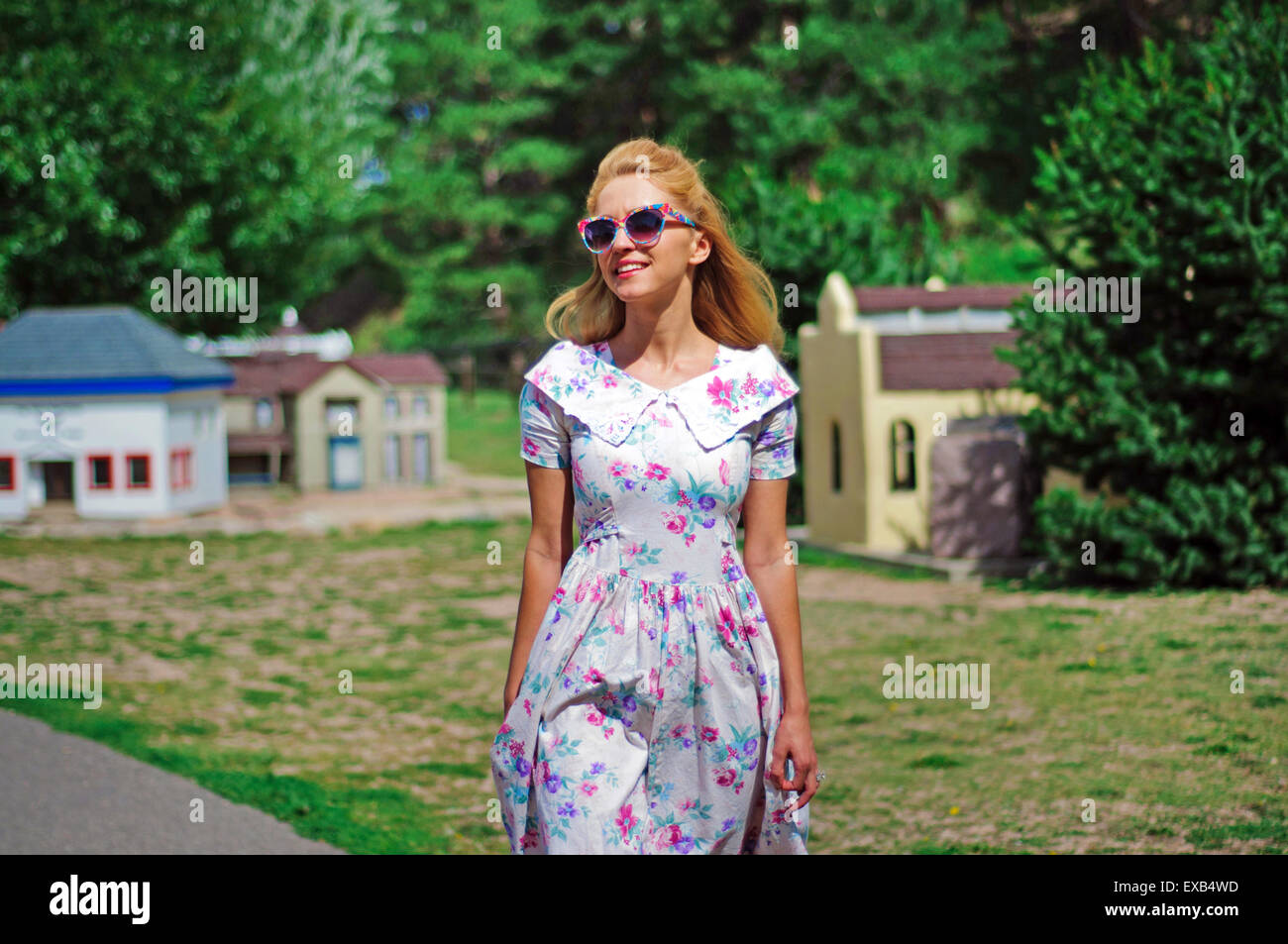 Vintage summer walking hi-res stock photography and images - Alamy