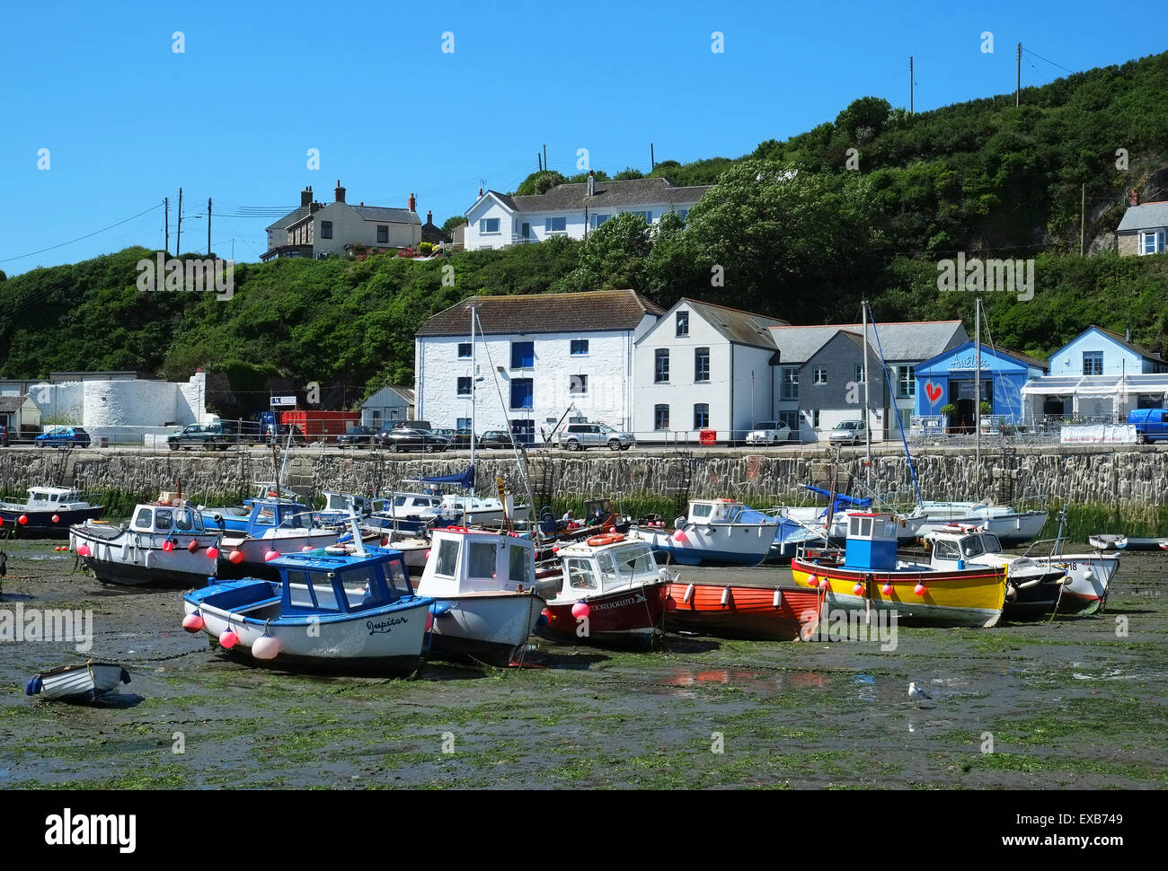 Boat low tide harbour hires stock photography and images Alamy