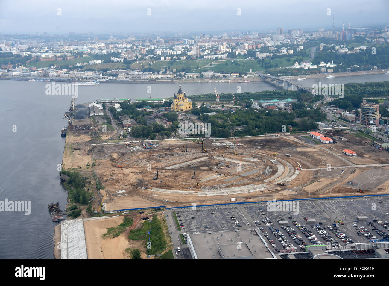 Nizhny Novgorod, Russia. 10th July, 2015. An aerial view of the busy construction site of the soccer stadium and venue for the Russia 2018 FIFA World Cup in Nizhny Novgorod, Russia, 10 July 2015. Photo: Marcus Brandt/dpa/Alamy Live News Stock Photo