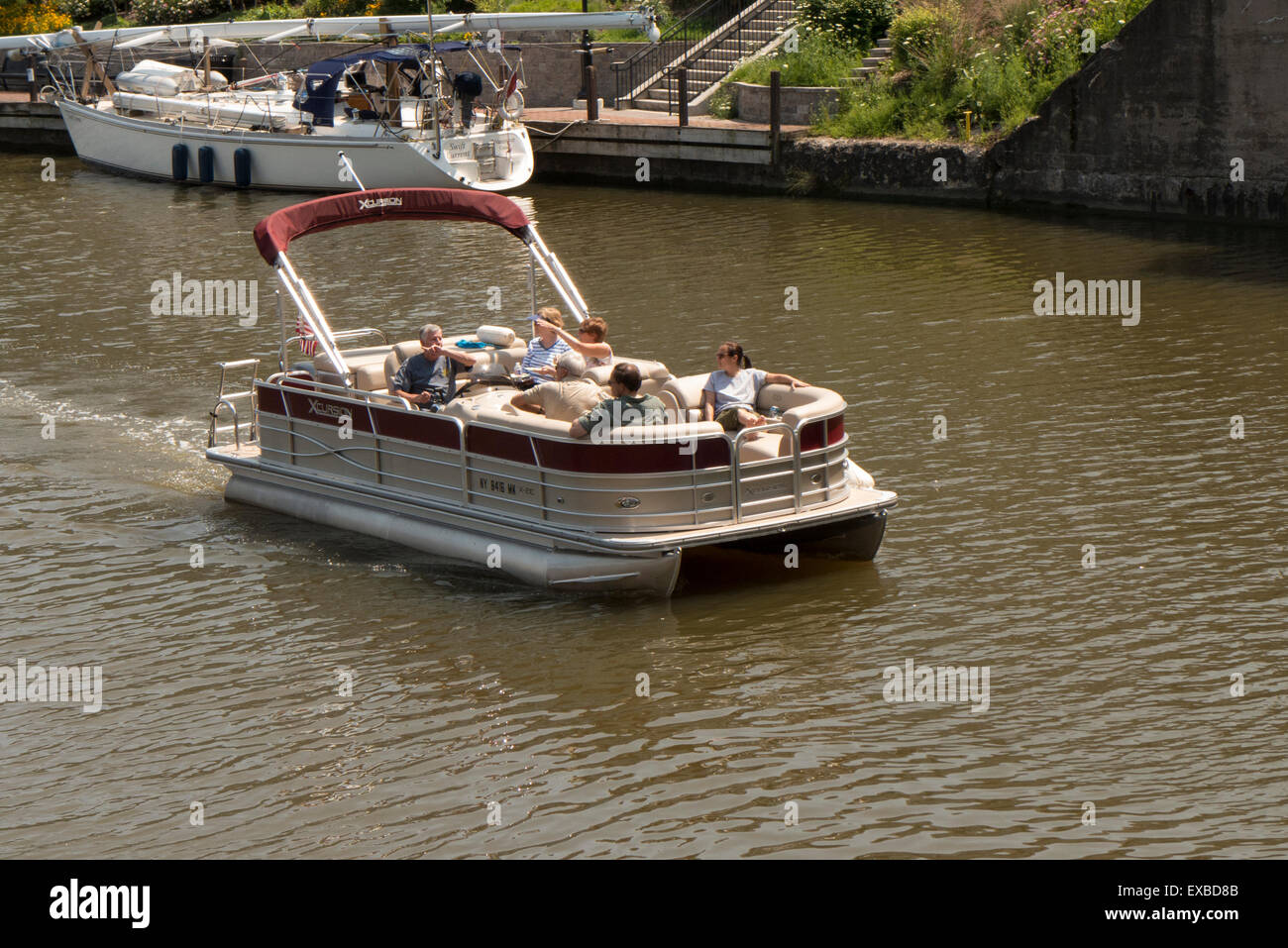 Pontoon boat on the Erie Canal in Fairport Stock Photo Alamy